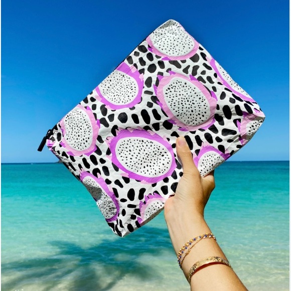 Aloha collection mid size pouch - Picture 3 of 3